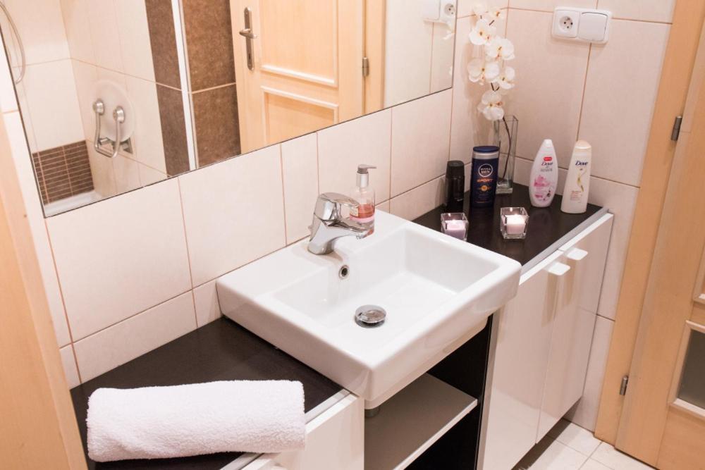 Апартаменты In The Hearth Of The City Centre, Old Town Square - 3Min Прага Экстерьер фото