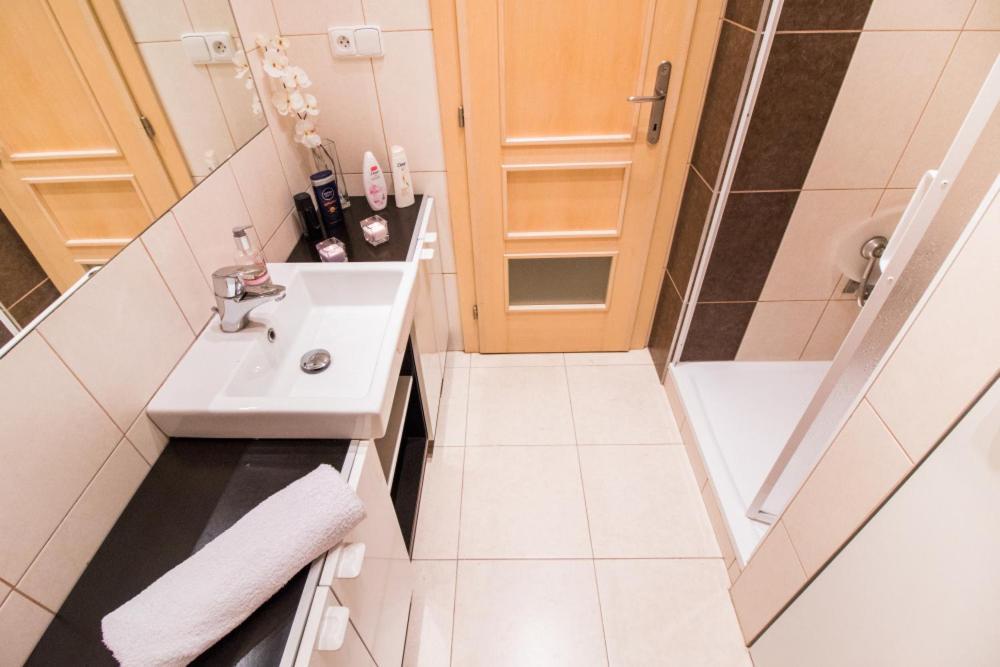 Апартаменты In The Hearth Of The City Centre, Old Town Square - 3Min Прага Экстерьер фото
