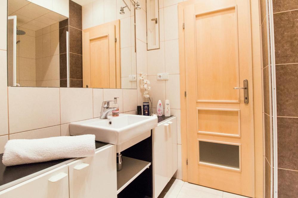 Апартаменты In The Hearth Of The City Centre, Old Town Square - 3Min Прага Экстерьер фото