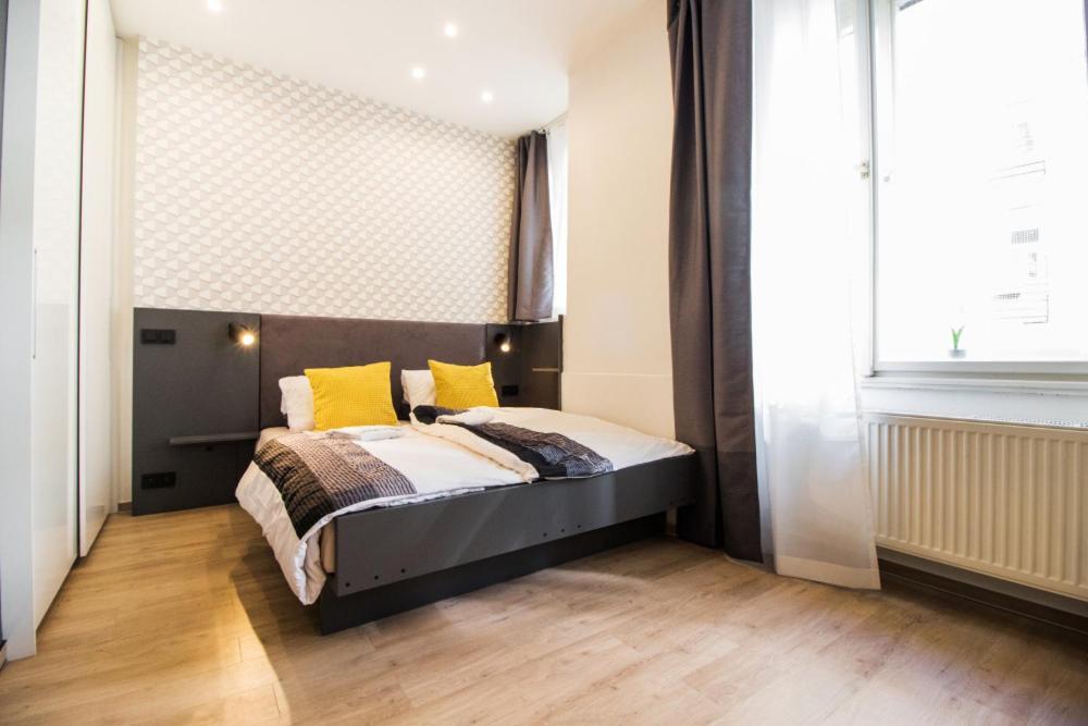 Апартаменты In The Hearth Of The City Centre, Old Town Square - 3Min Прага Экстерьер фото
